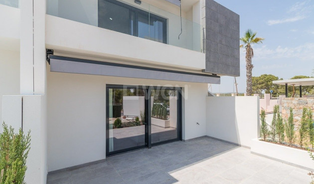 Nowy budynek - Bungalow - Torrevieja - Los Balcones