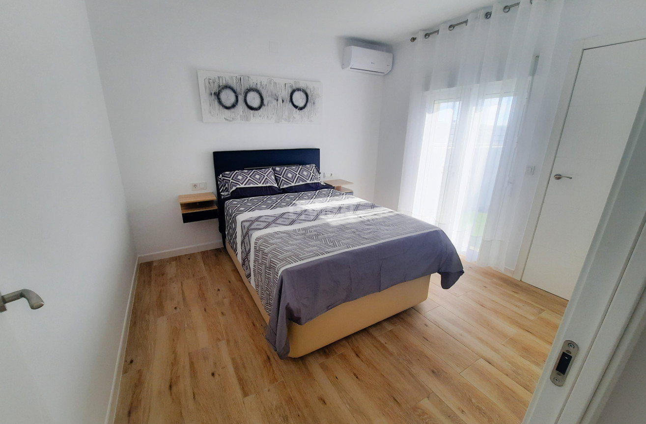 Resale - Villa - Torrevieja - Costa Blanca