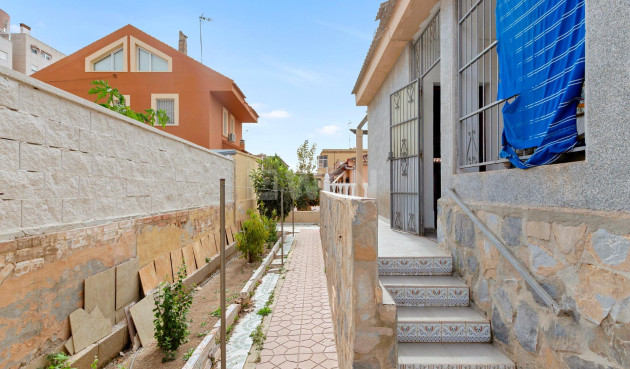 Odsprzedaż - Villa - Torrevieja - Nueva Torrevieja