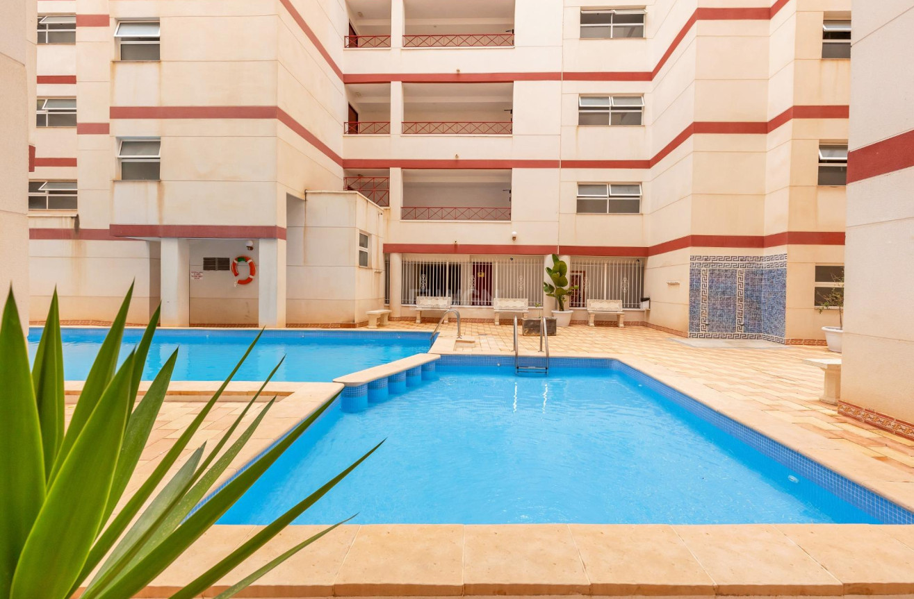 Resale - Apartment / flat - Torrevieja - Centro