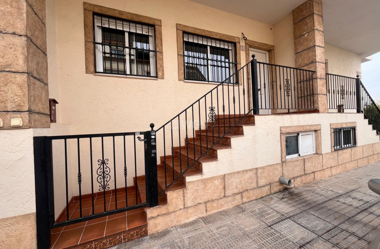 Resale - Apartment / flat - Almoradí - Estadio Sadrian