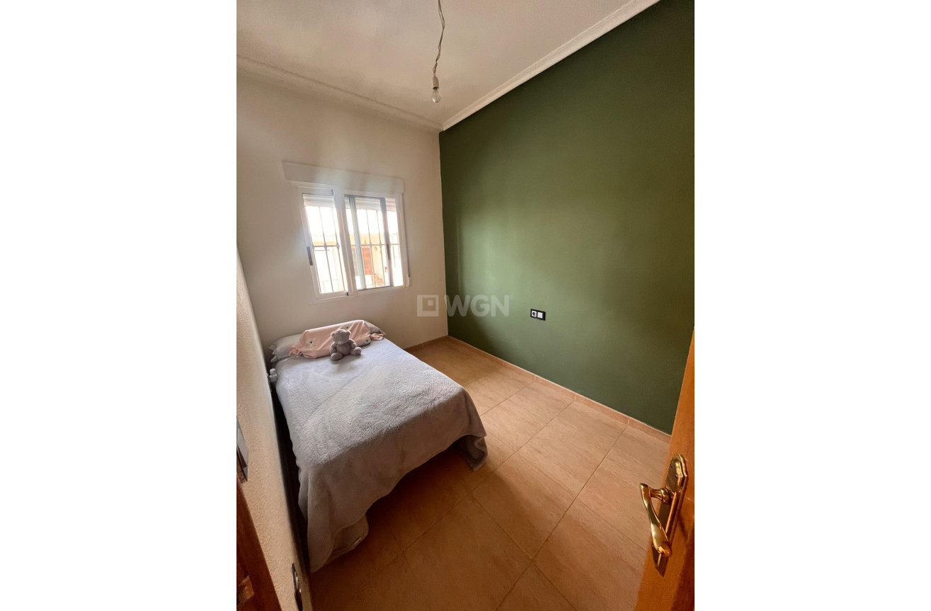 Resale - Apartment / flat - Almoradí - Estadio Sadrian