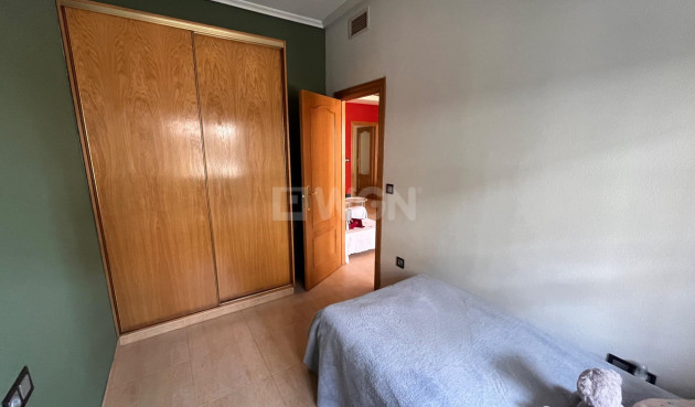 Resale - Apartment / flat - Almoradí - Estadio Sadrian