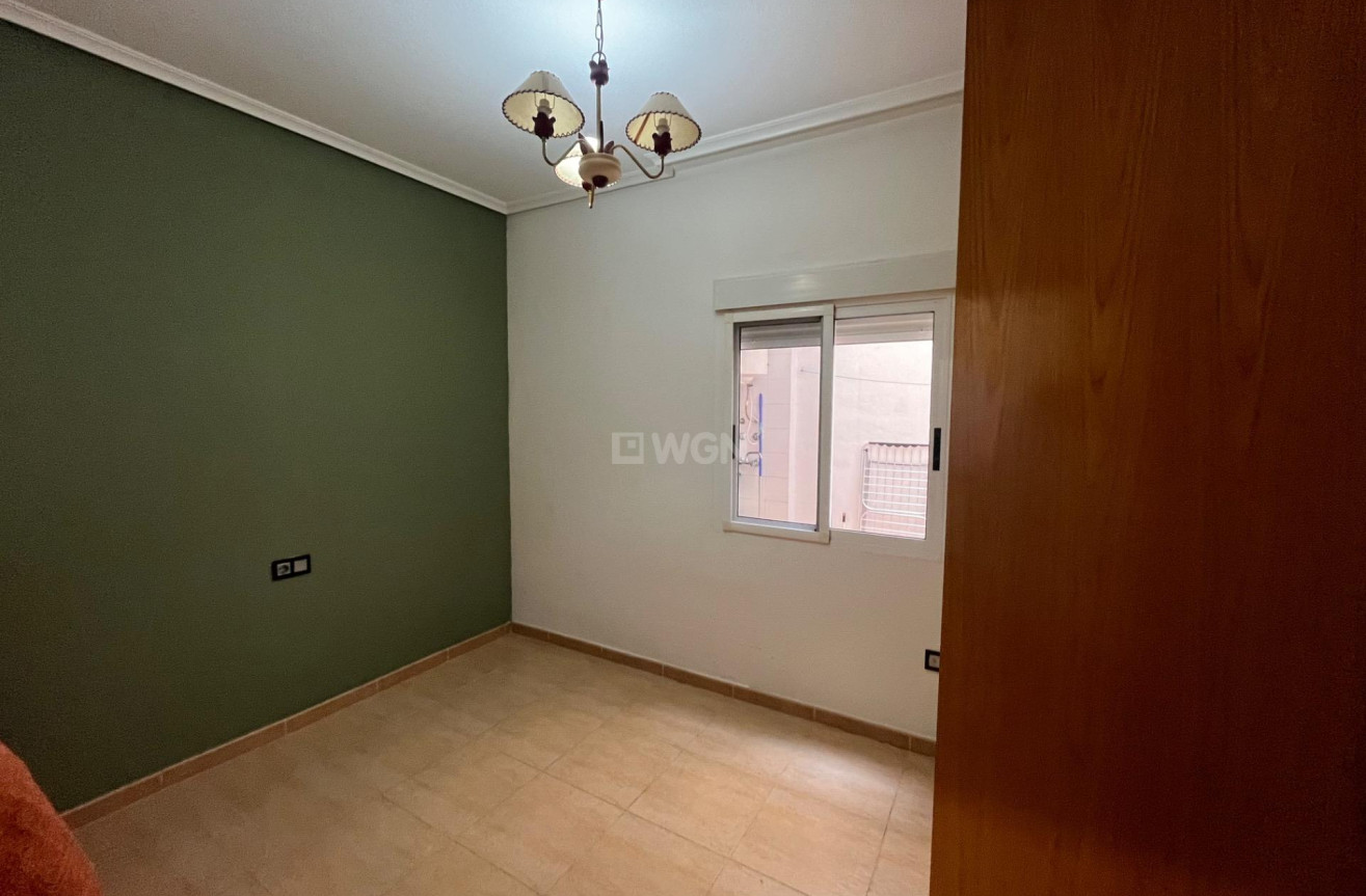 Resale - Apartment / flat - Almoradí - Estadio Sadrian