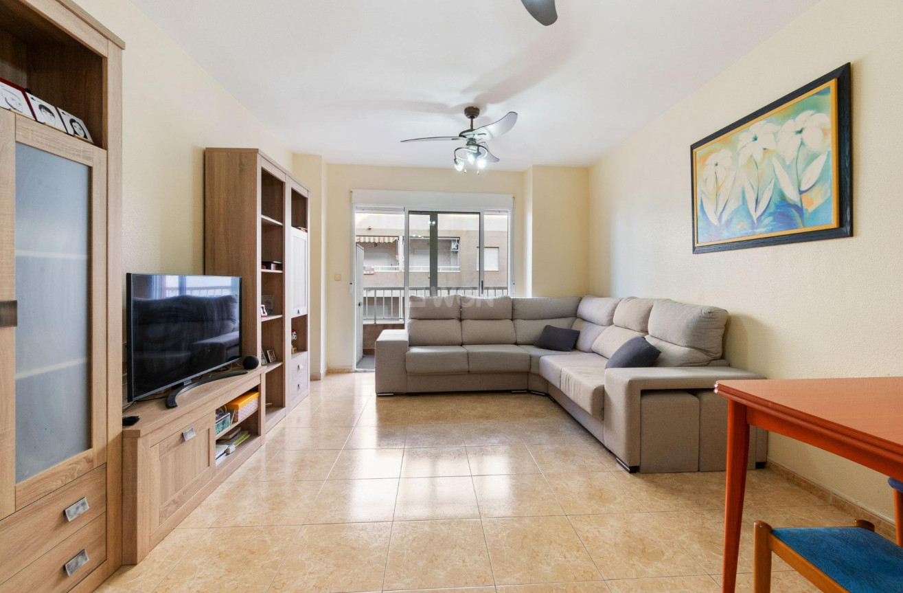 Resale - Apartment / flat - Torrevieja - Acequion