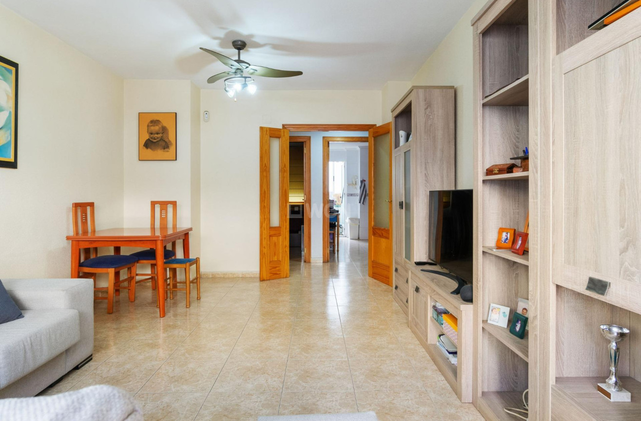 Resale - Apartment / flat - Torrevieja - Acequion