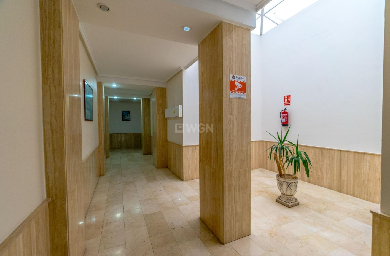 Resale - Apartment / flat - Torrevieja - Acequion