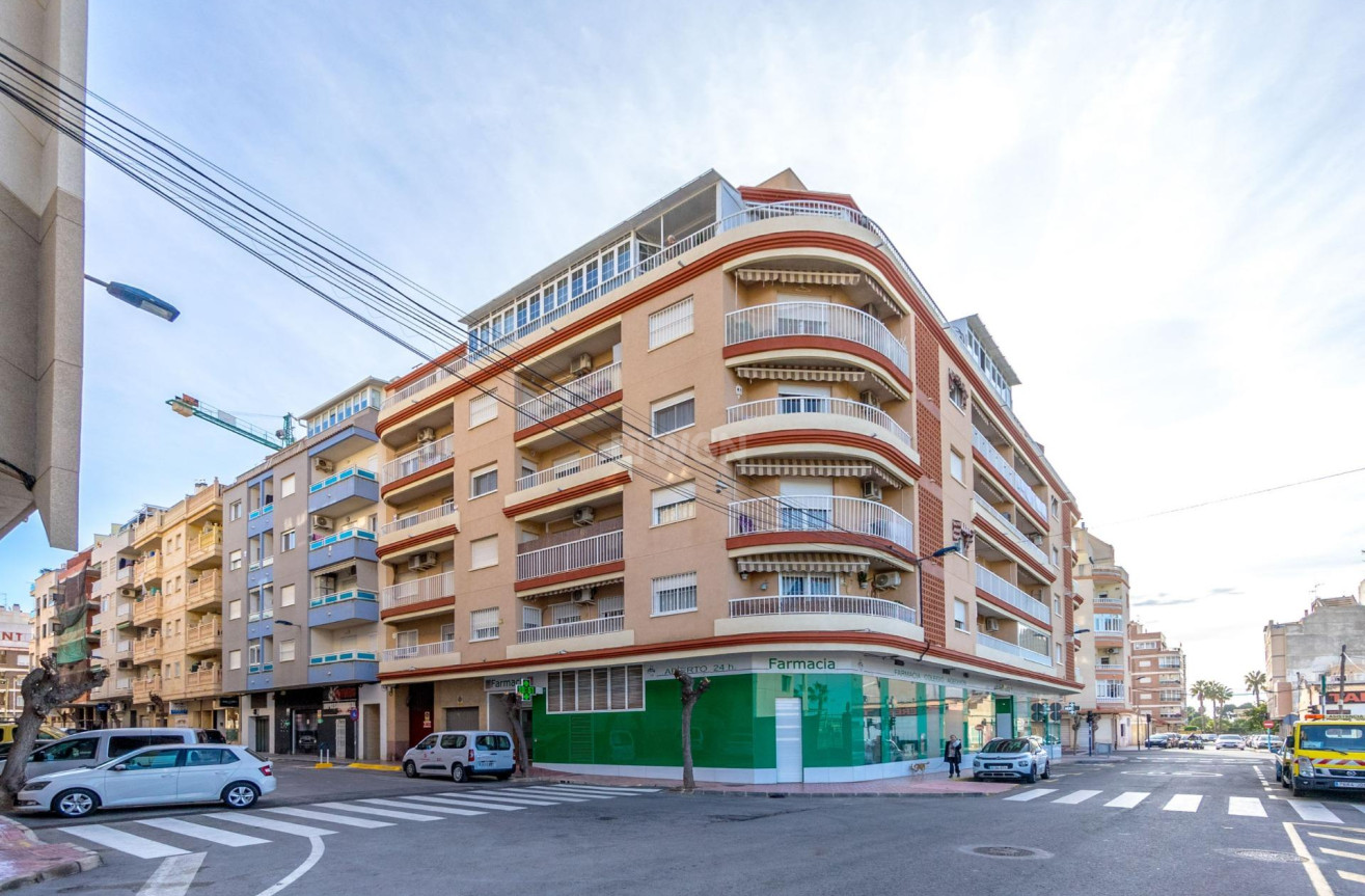 Resale - Apartment / flat - Torrevieja - Acequion