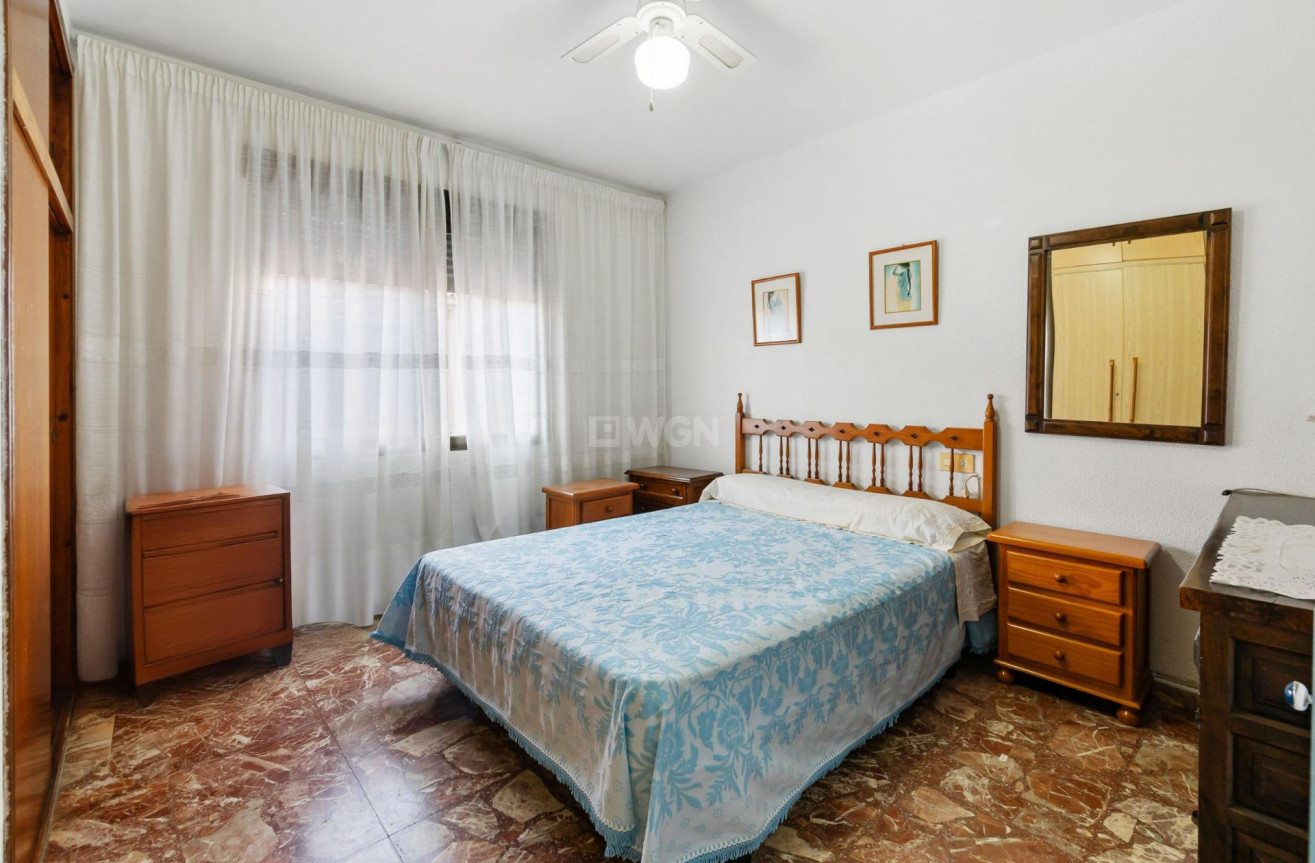 Resale - Apartment / flat - Torrevieja - Acequion