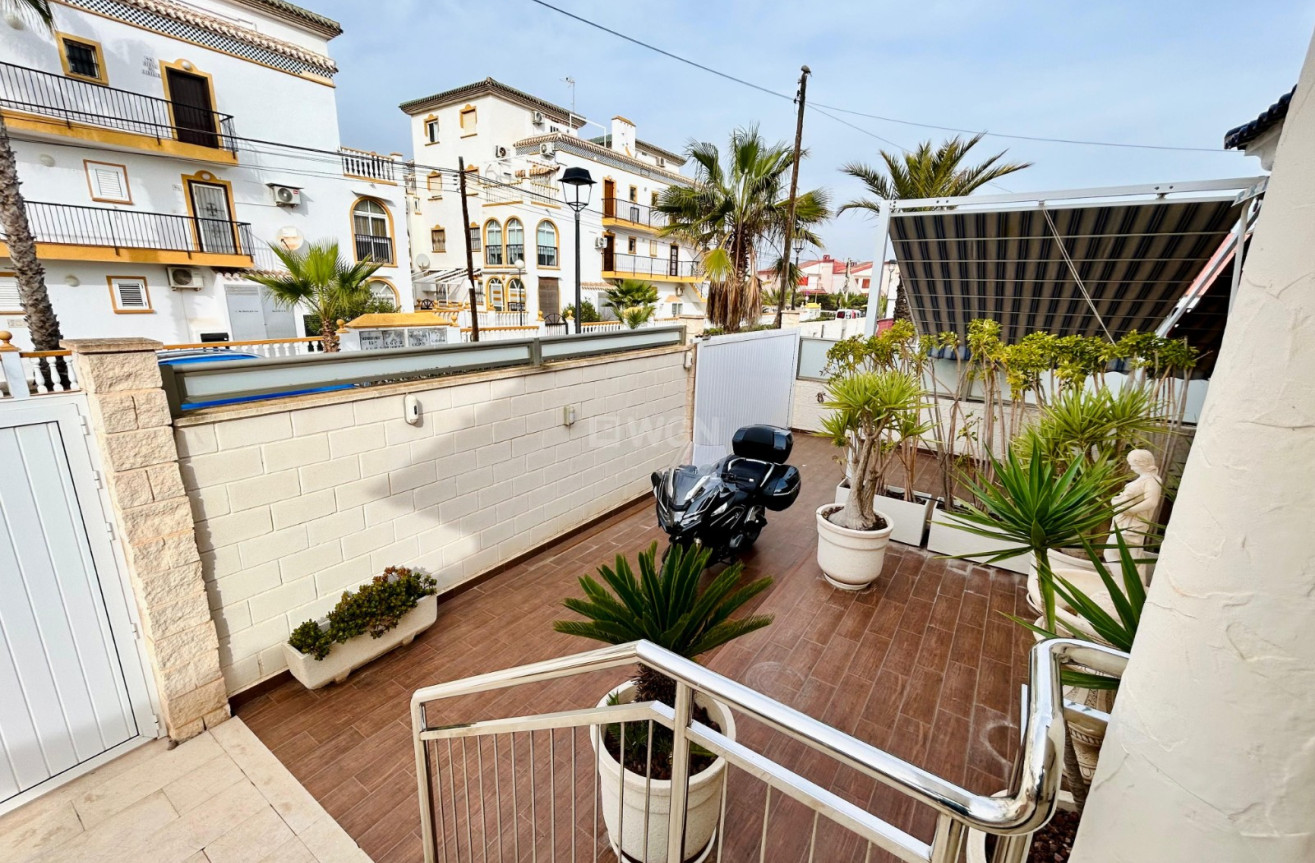 Resale - Villa - Torrevieja - Costa Blanca