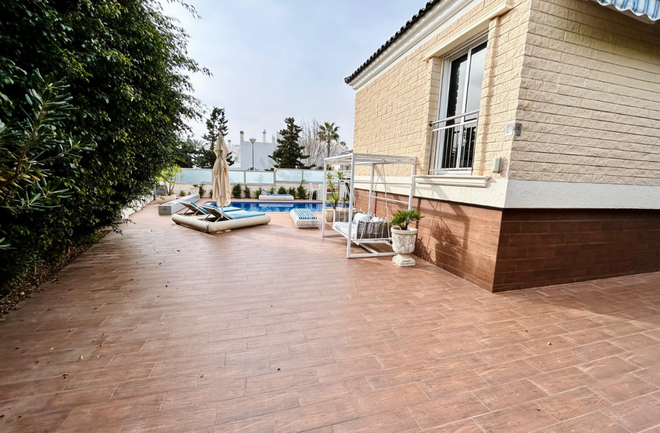 Resale - Villa - Torrevieja - Costa Blanca