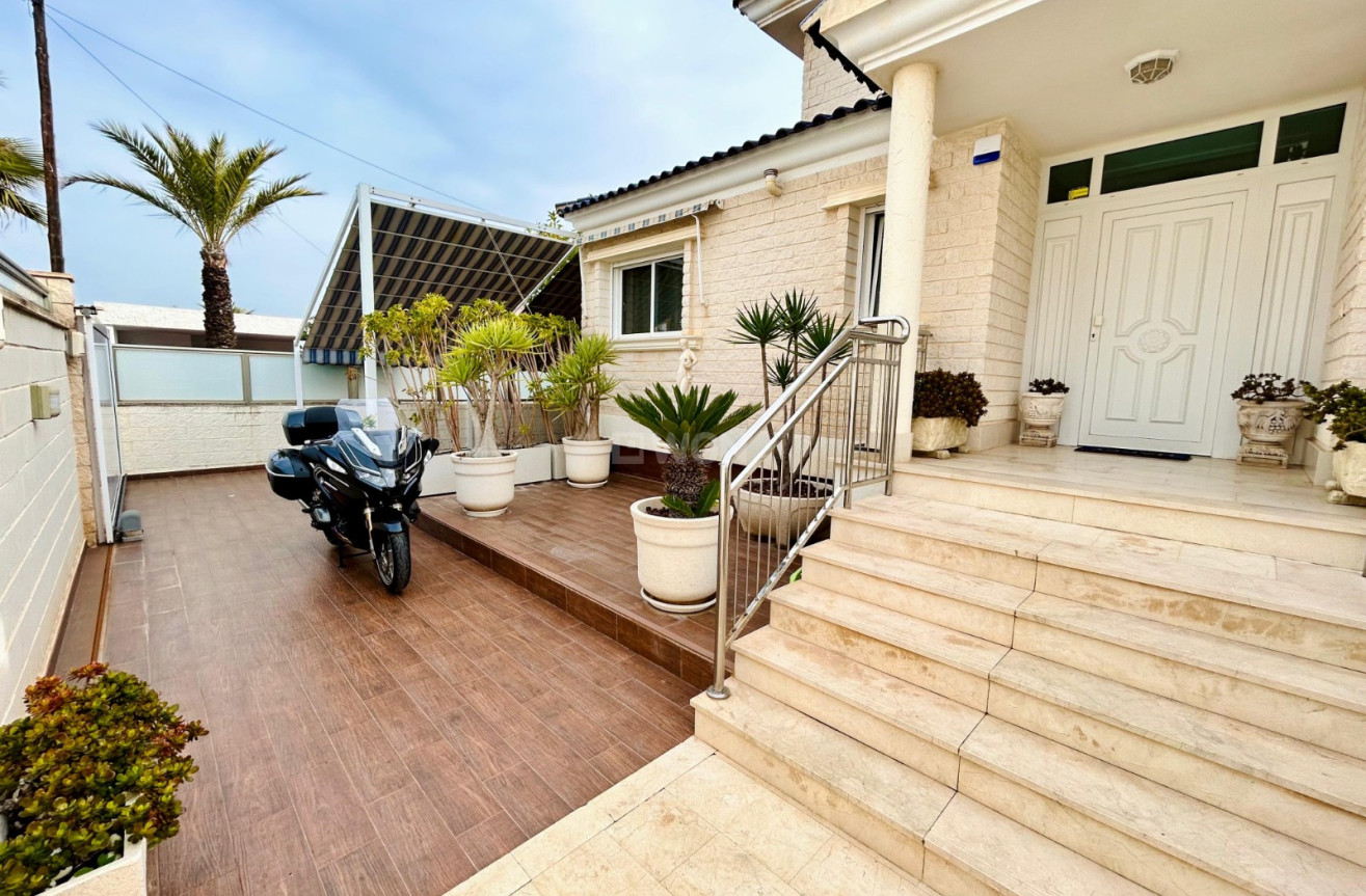 Resale - Villa - Torrevieja - Costa Blanca