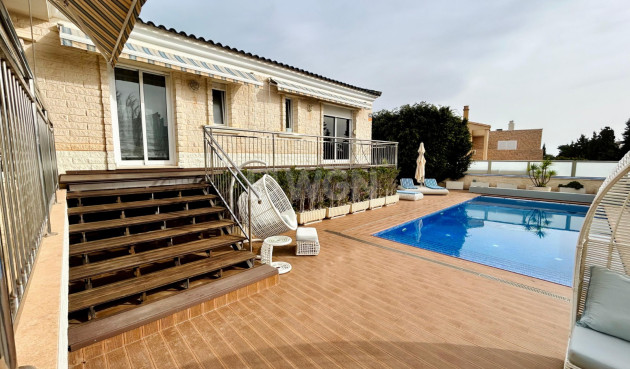 Resale - Villa - Torrevieja - Costa Blanca