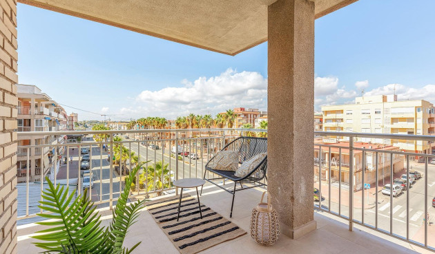 Resale - Apartment / flat - Torrevieja - Playa De Los Naufragos