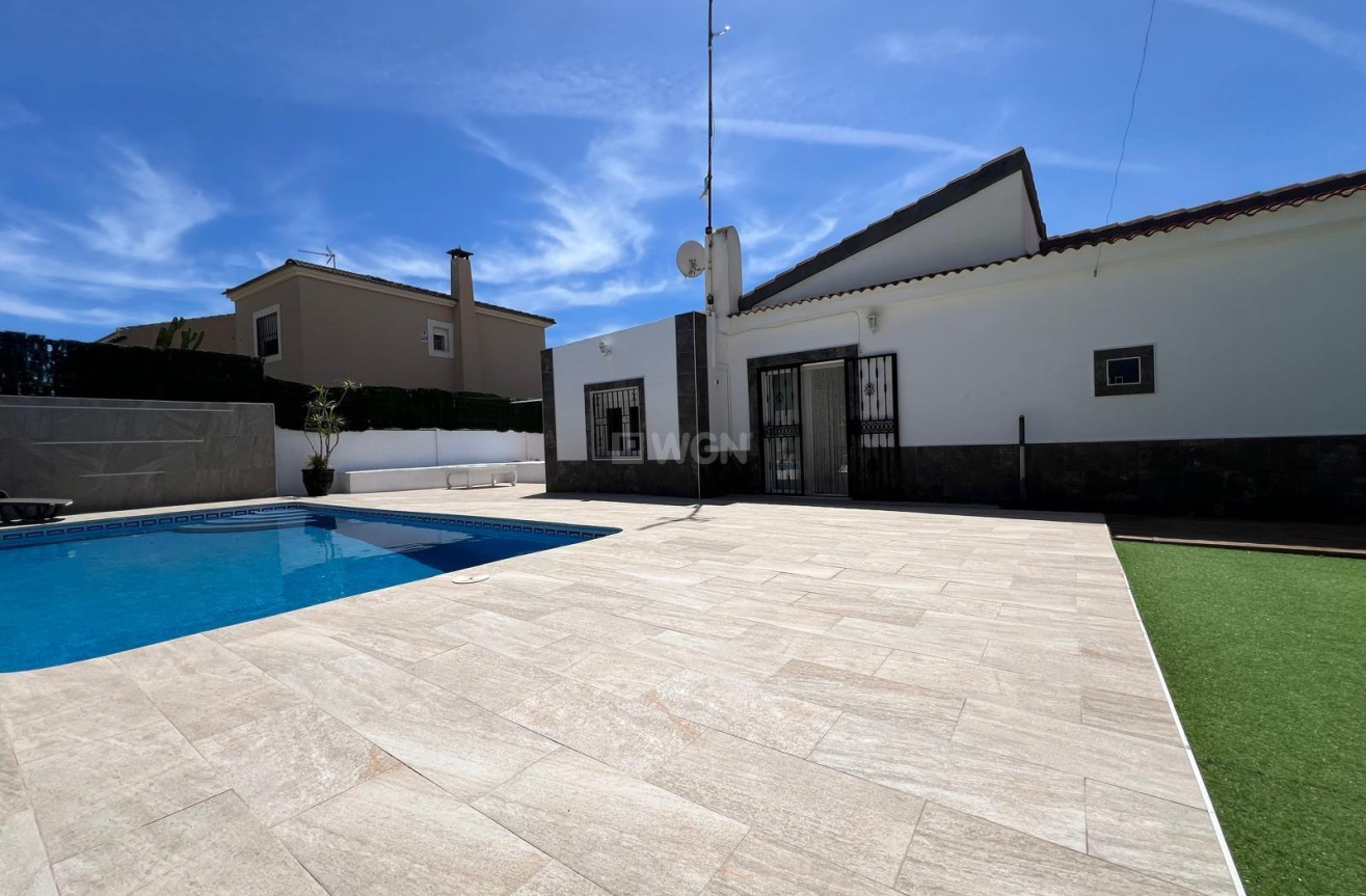 Resale - Villa - Torrevieja - Los Balcones