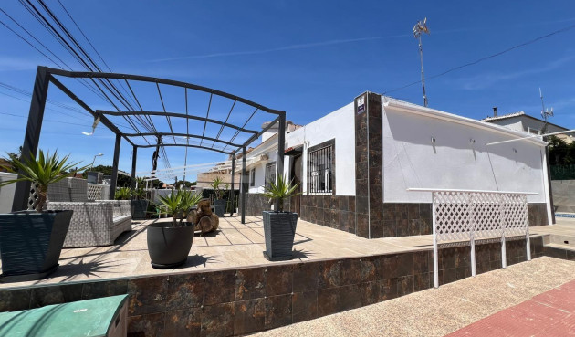 Resale - Villa - Torrevieja - Los Balcones