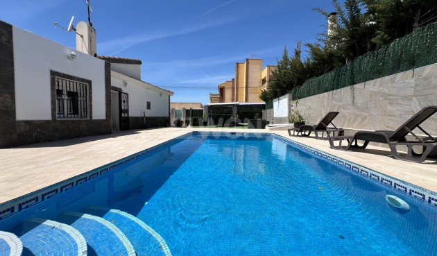 Resale - Villa - Torrevieja - Los Balcones