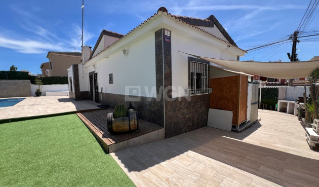 Resale - Villa - Torrevieja - Los Balcones