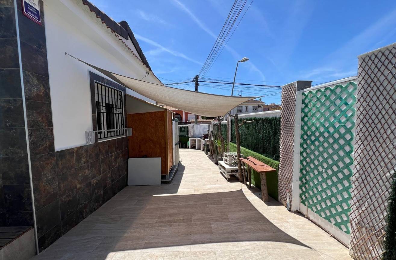 Resale - Villa - Torrevieja - Los Balcones