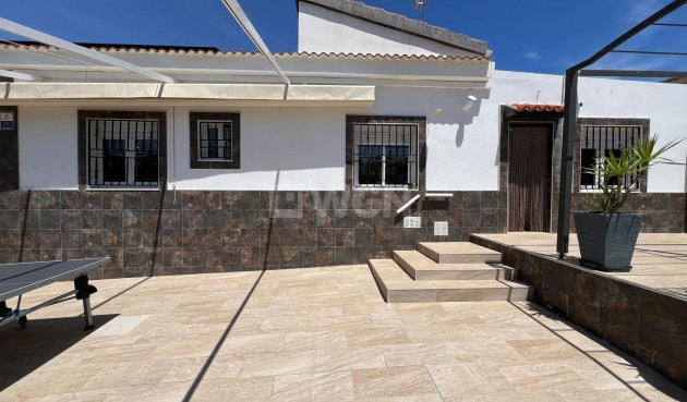 Resale - Villa - Torrevieja - Los Balcones