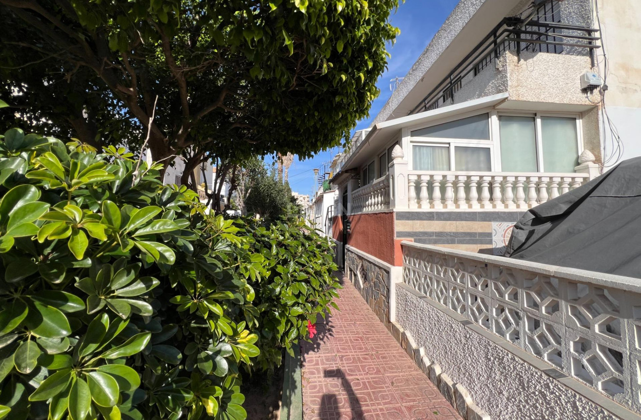 Resale - Bungalow - Torrevieja - Calas Blanca