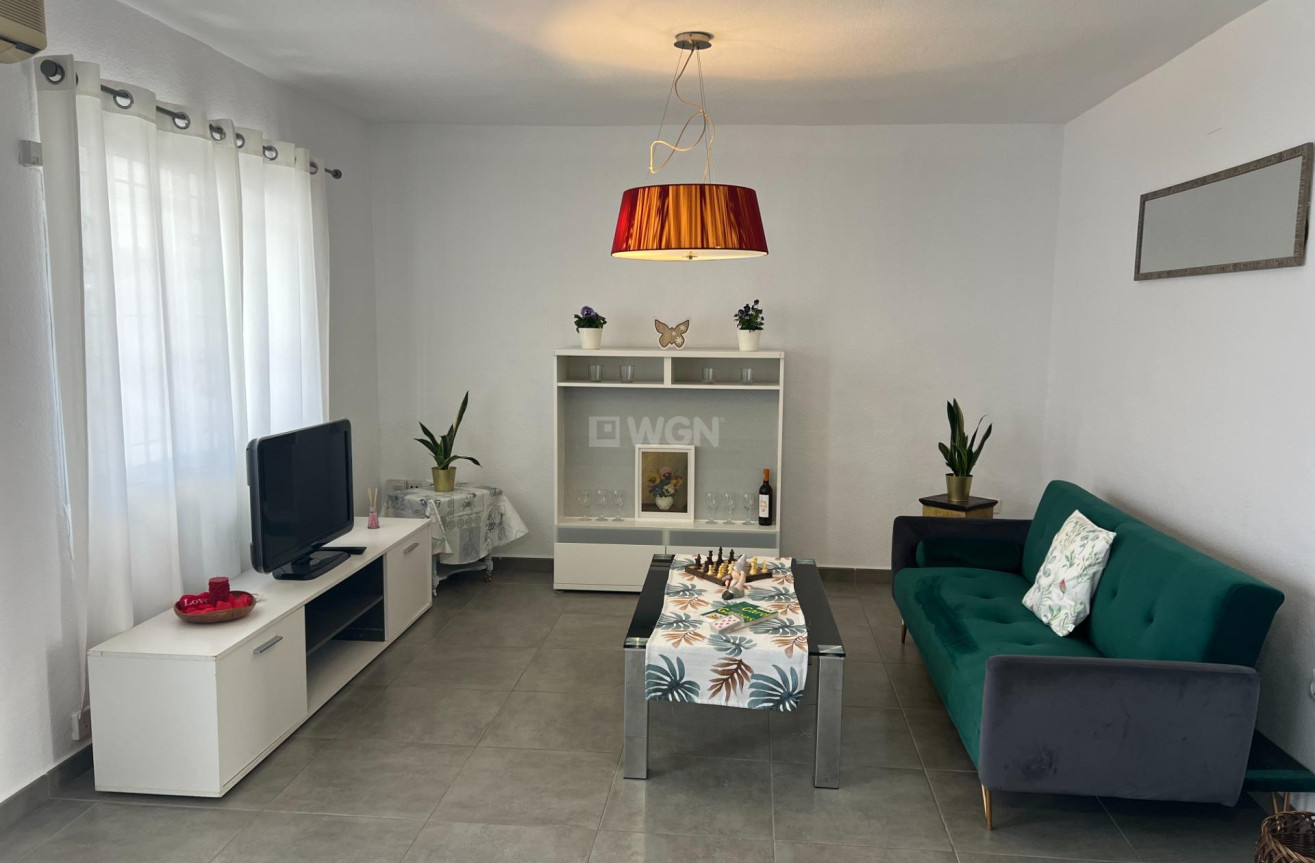 Resale - Bungalow - Torrevieja - Calas Blanca