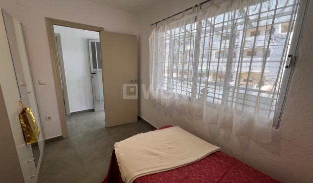 Resale - Bungalow - Torrevieja - Calas Blanca