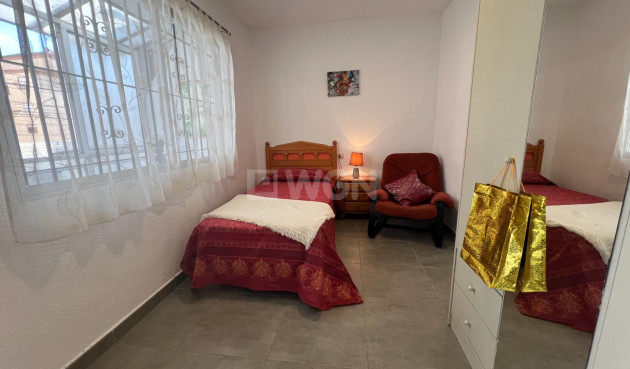 Resale - Bungalow - Torrevieja - Calas Blanca