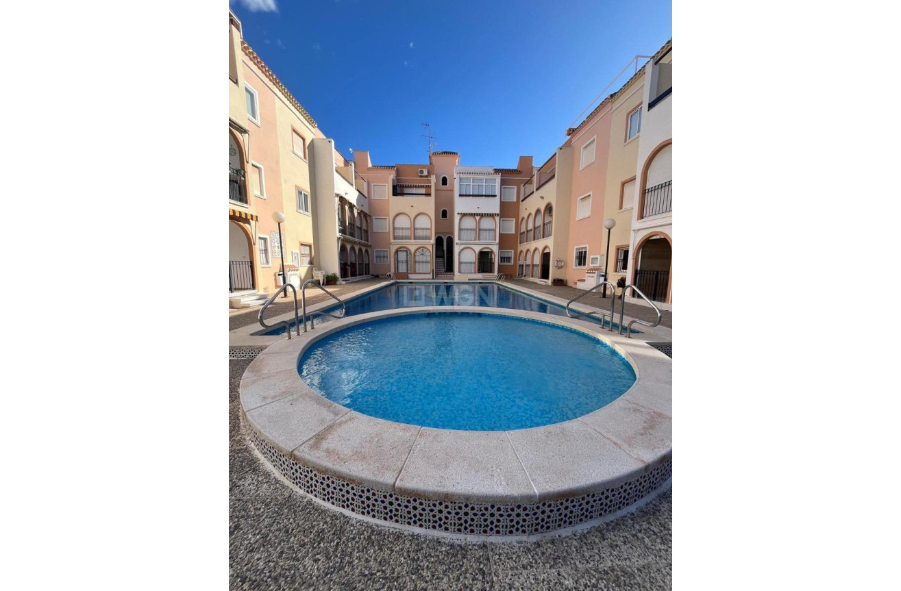 Resale - Apartment / flat - Torrevieja - La Veleta