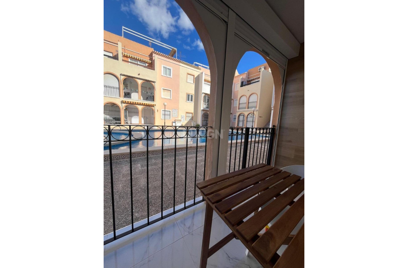 Resale - Apartment / flat - Torrevieja - La Veleta