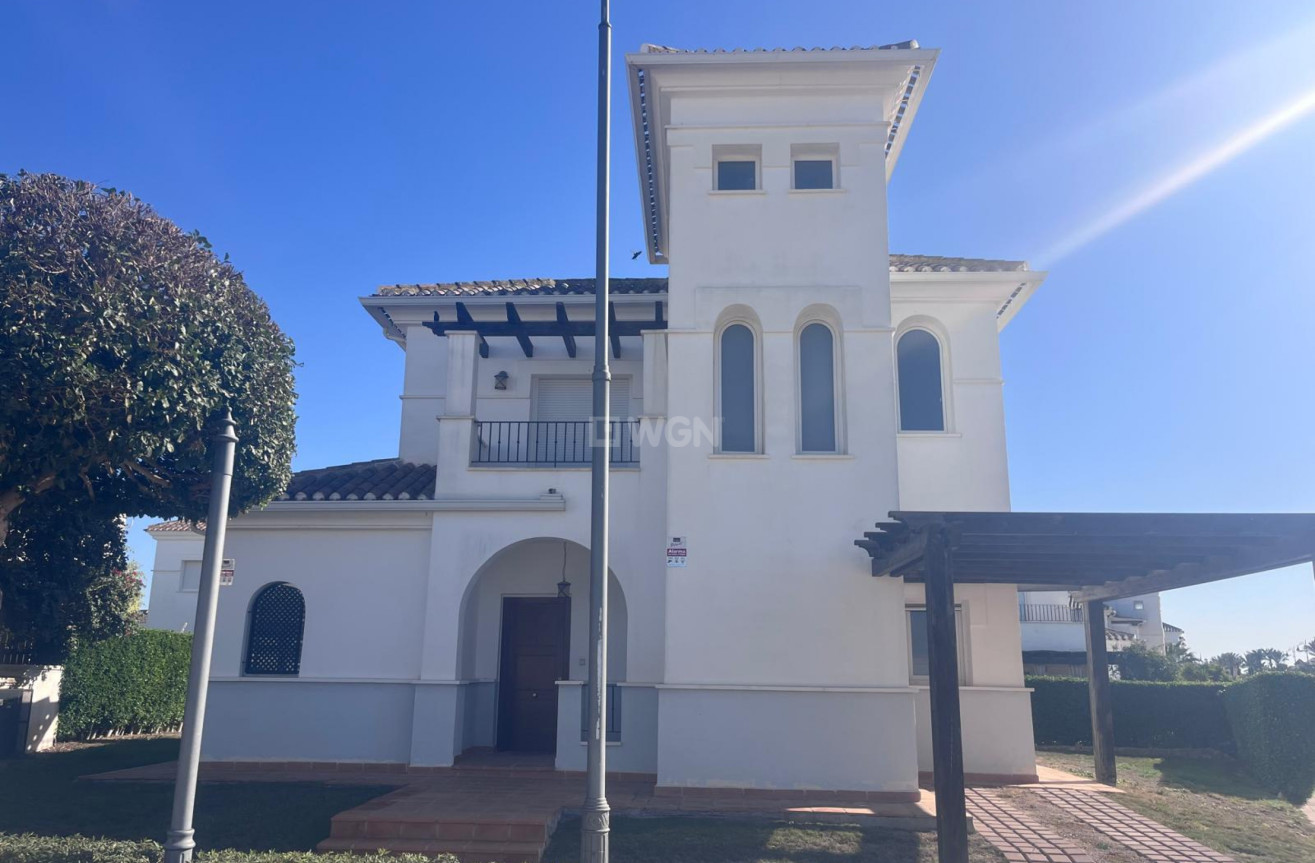 Reventa - Villa - Roldan - Inland