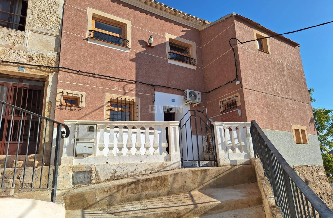 Resale - Townhouse - Mula - Baños De Mula