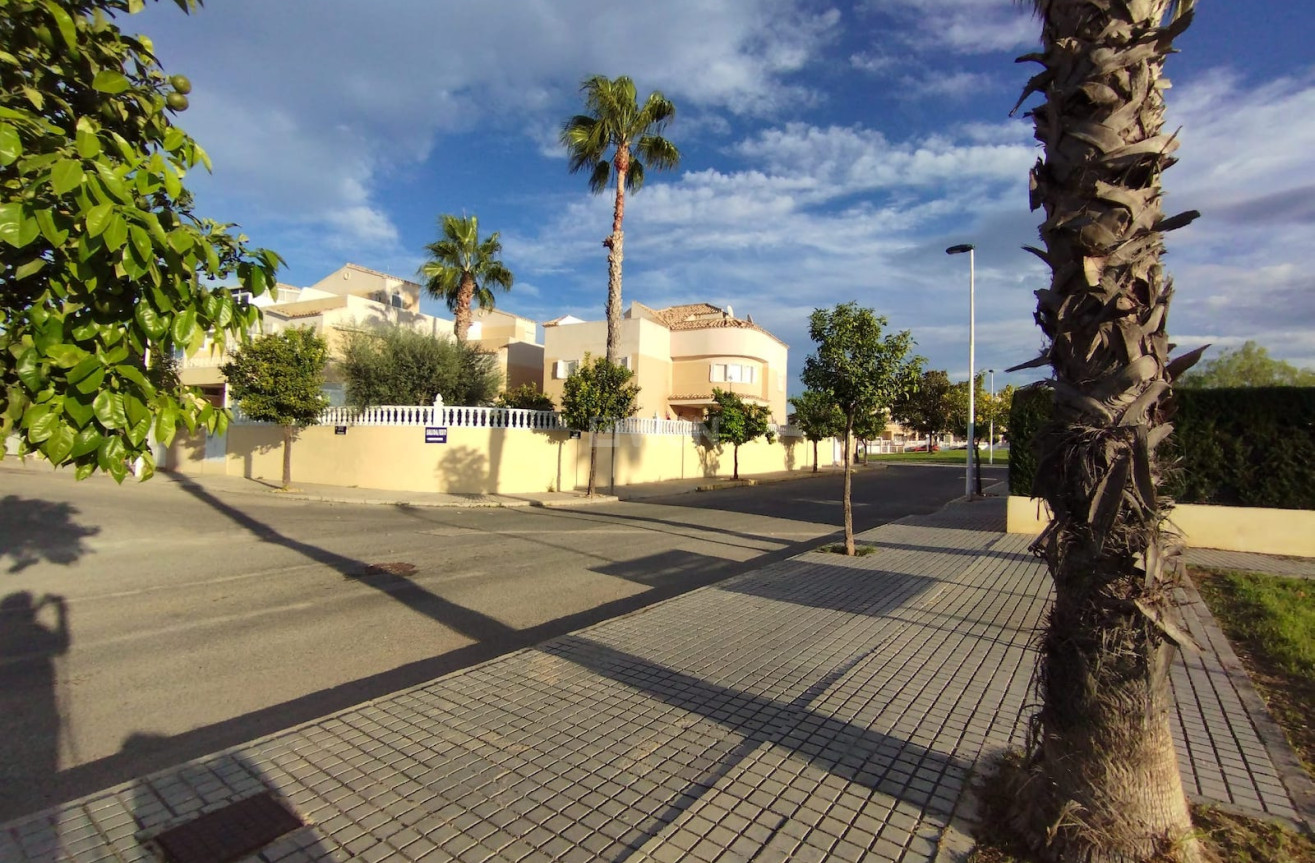 Resale - Villa - Torrevieja - Costa Blanca