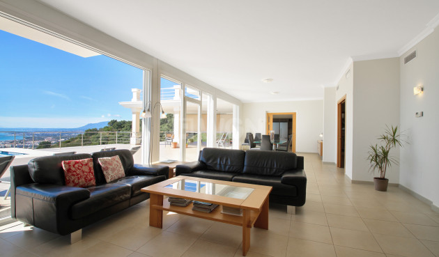 Resale - Villa - Los Monteros - Costa del Sol