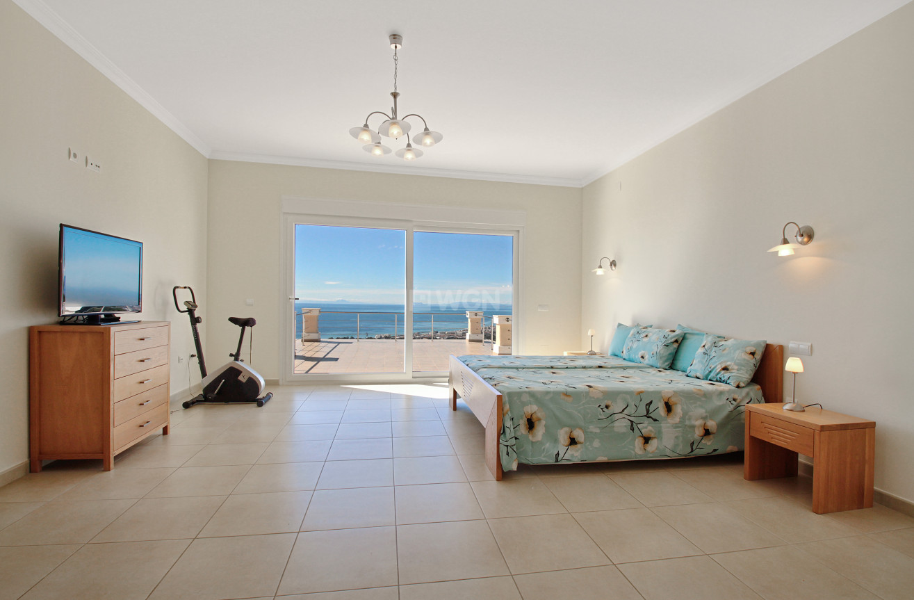 Resale - Villa - Los Monteros - Costa del Sol