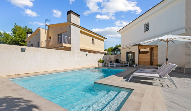 Odsprzedaż - Villa - Alfas del Pí - Costa Blanca