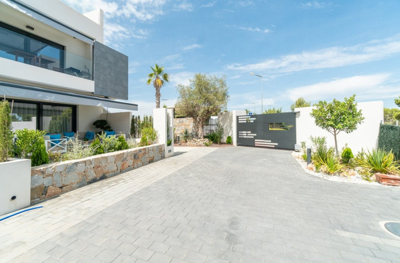 Nowy budynek - Bungalow - Torrevieja - Los Balcones