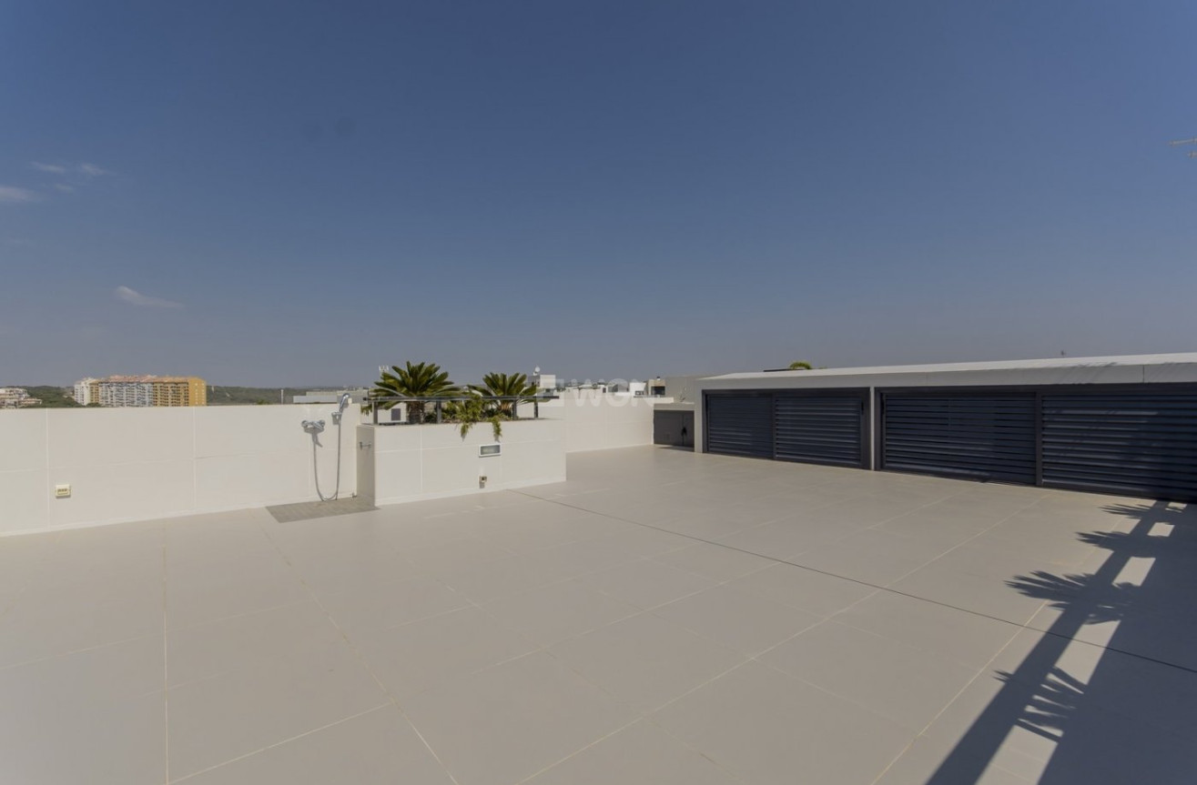 Obra nueva - Villa - Orihuela Costa - Campoamor