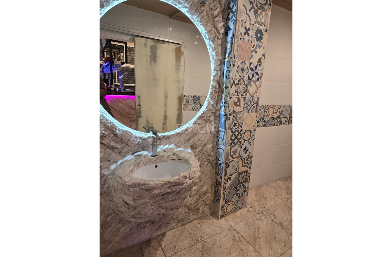 Odsprzedaż - Reklama w telewizji - Torrevieja