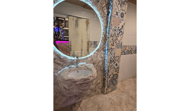 Odsprzedaż - Reklama w telewizji - Torrevieja