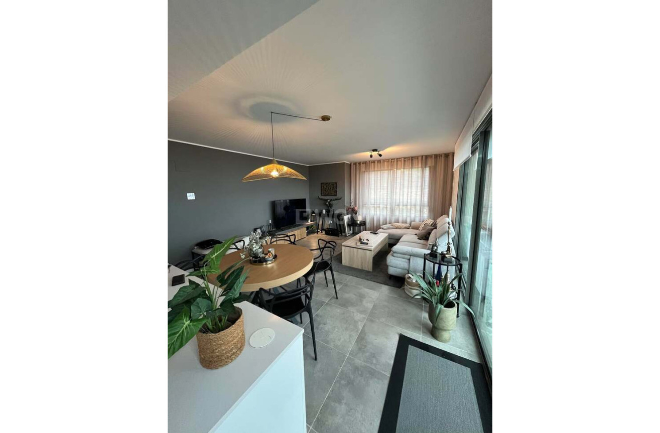 Resale - Apartment / flat - Finestrat