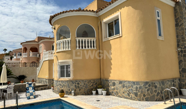 Odsprzedaż - Villa - Orihuela Costa - Villamartín