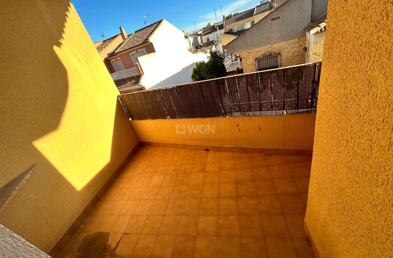 Odsprzedaż - Kamienica - Los Alcázares