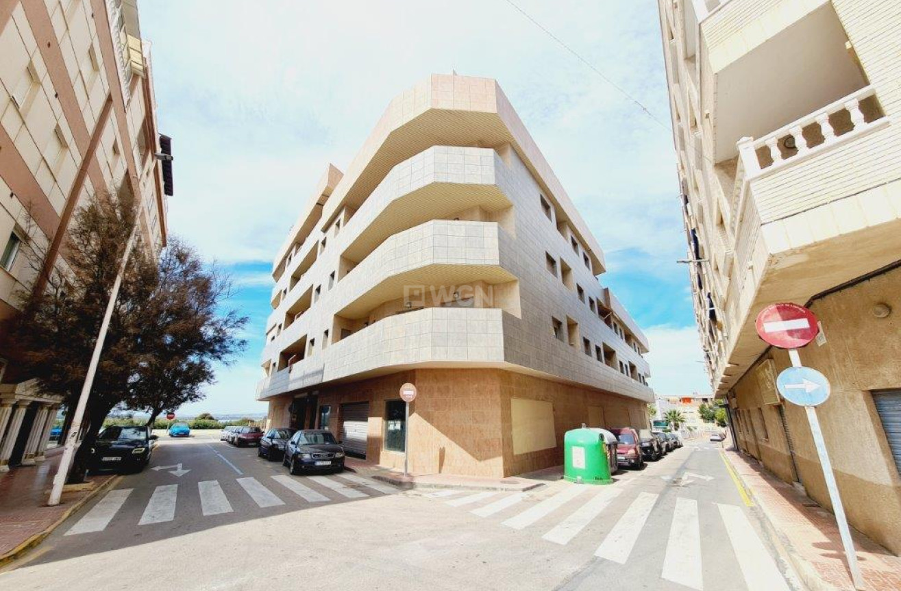 Odsprzedaż - Mieszkanie w bloku - La Mata - Costa Blanca