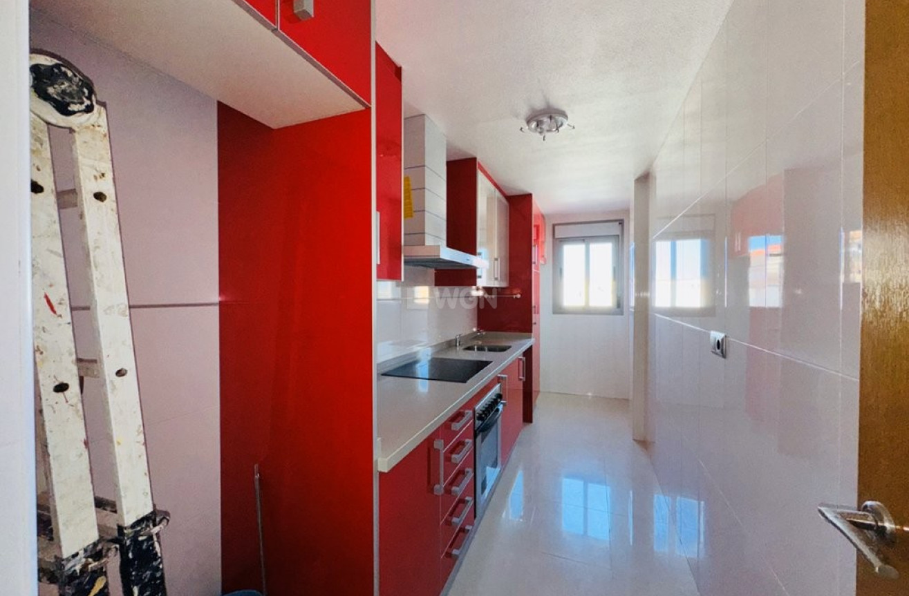 Odsprzedaż - Mieszkanie w bloku - La Mata - Costa Blanca