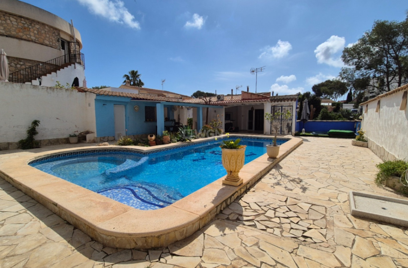 Odsprzedaż - Villa - Torrevieja - Costa Blanca