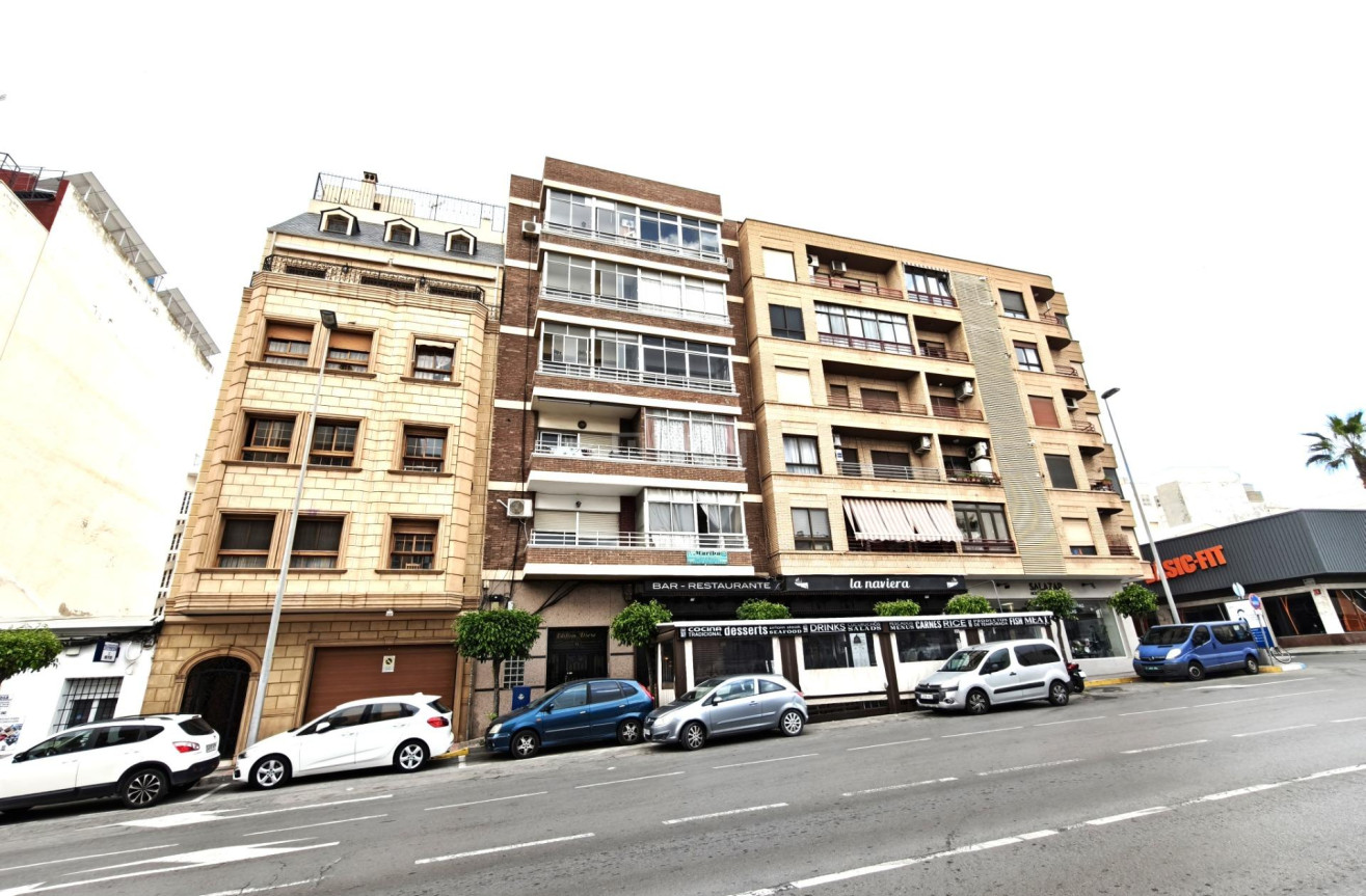 Wiederverkauf - Wohnung - Torrevieja - Centro