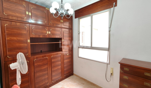 Wiederverkauf - Wohnung - Torrevieja - Centro