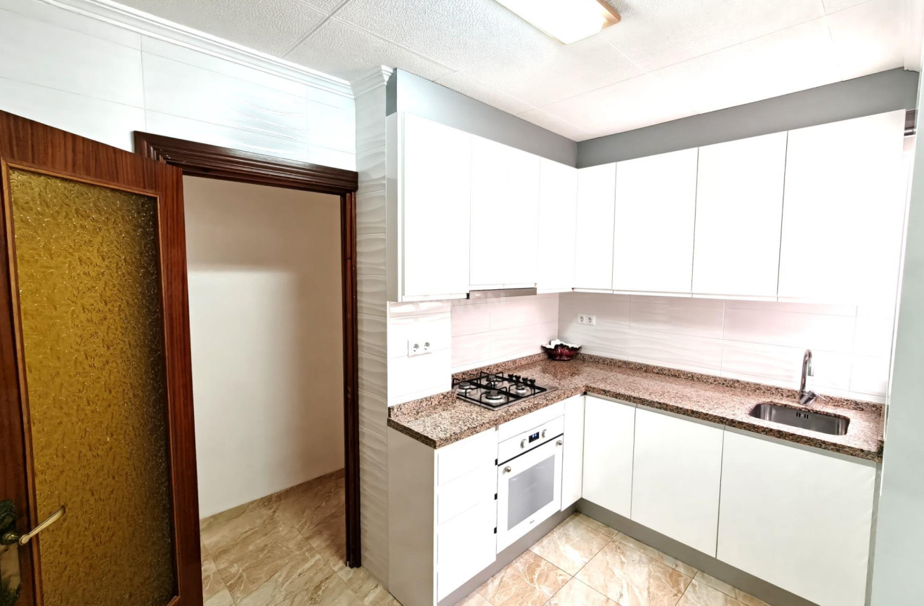 Wiederverkauf - Wohnung - Torrevieja - Centro