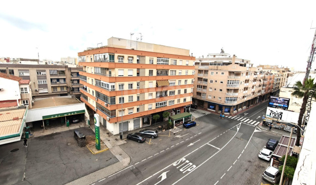 Wiederverkauf - Wohnung - Torrevieja - Centro